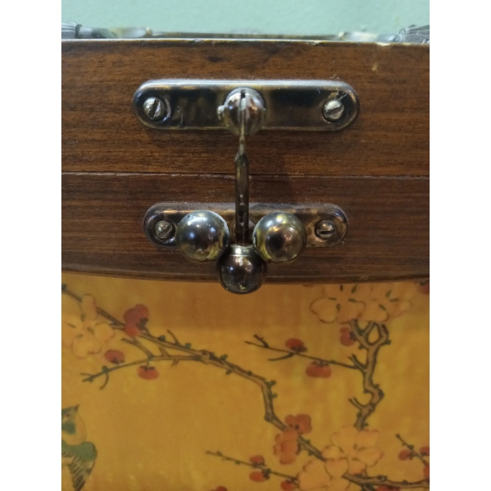 Vintage Wooden Chinoiserie Bird Floral Keepsake Jewelry Box Lined Latch Handle - Picture 3 of 7